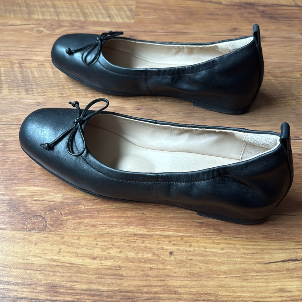 Abeo Cadence Bow flats - LIKE NEW - Picture 4 of 6